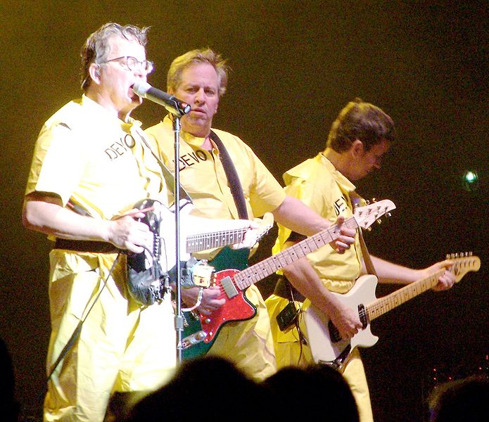 695px-DEVO,_Boston_6-27-08_crop.jpg