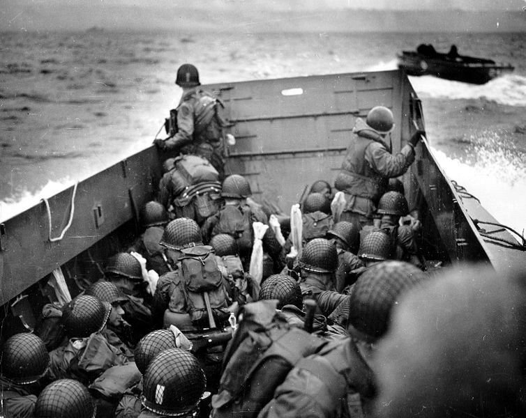 754px-Omaha_Beach_Landing_Craft_Approaches.jpg