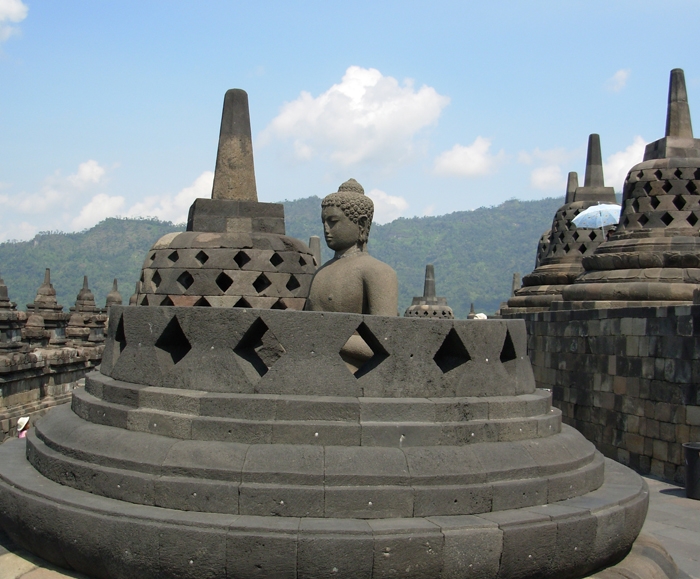 AsiaPacificJourneysIndonesia_Borobudur_large.JPG