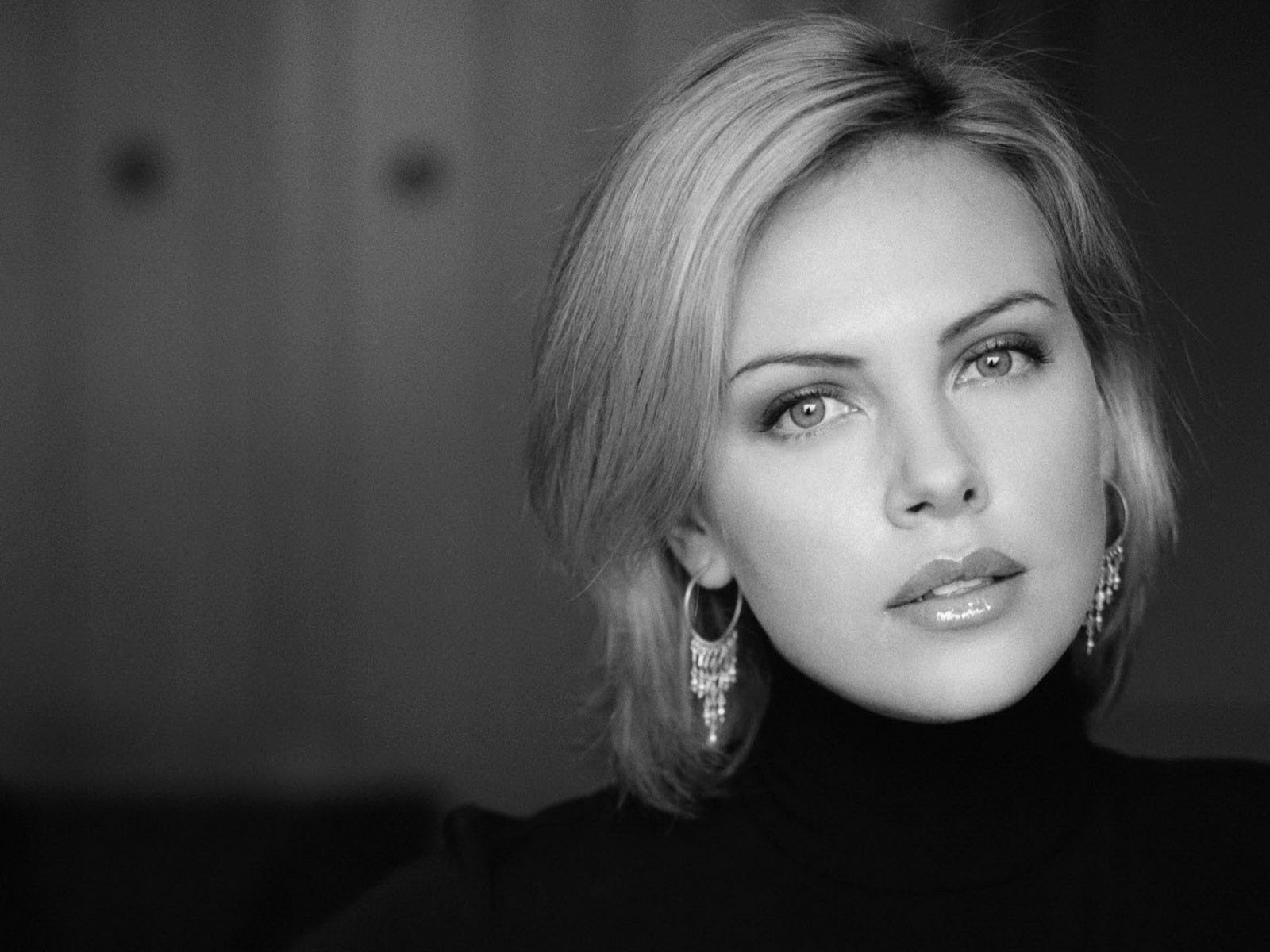 Charlize-Theron-14-705084.jpeg