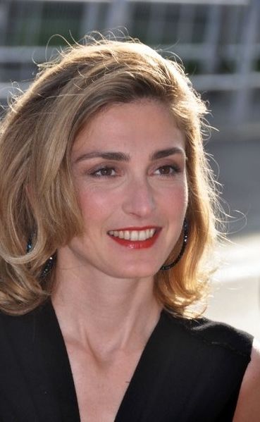 Julie_Gayet_2009.jpg