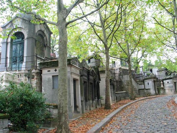 Père_Lachaise_Necropolis.jpg