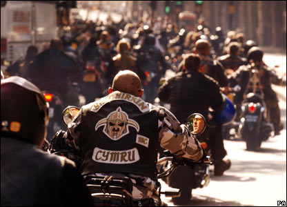 _44118520_bikerinprocession416.jpg