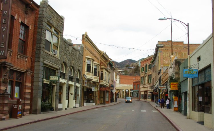 bisbee-arizonaStreet.jpg