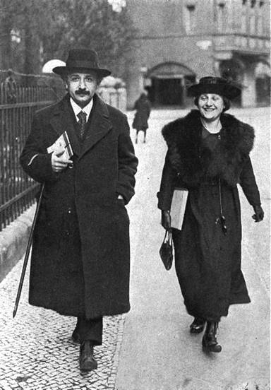 einstein-elsa1920.jpg