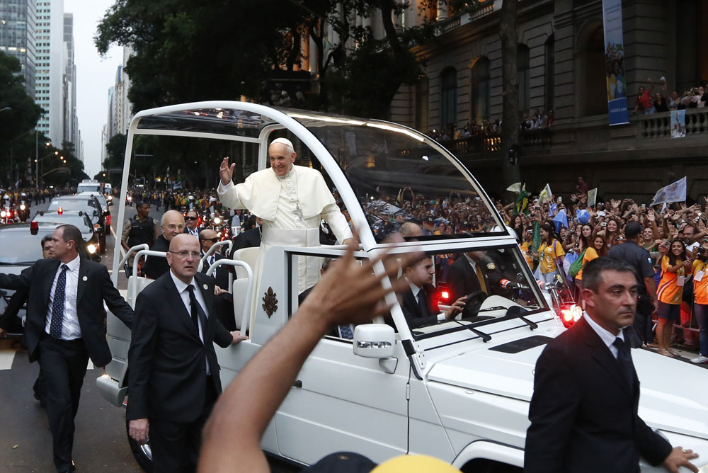 pope-mobile_0.jpg