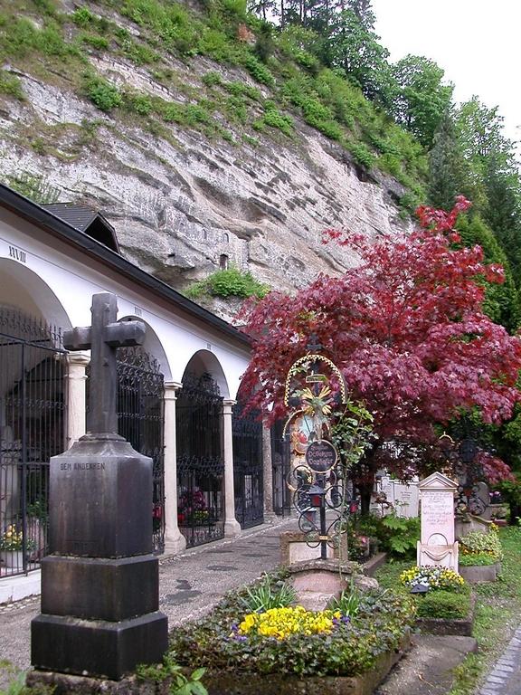 salzburg_austria_st_peters_abbey_cemetery_20090605_1821300671.jpg