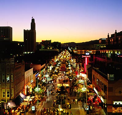 santa-monica-third-street-promenade-night1.jpg